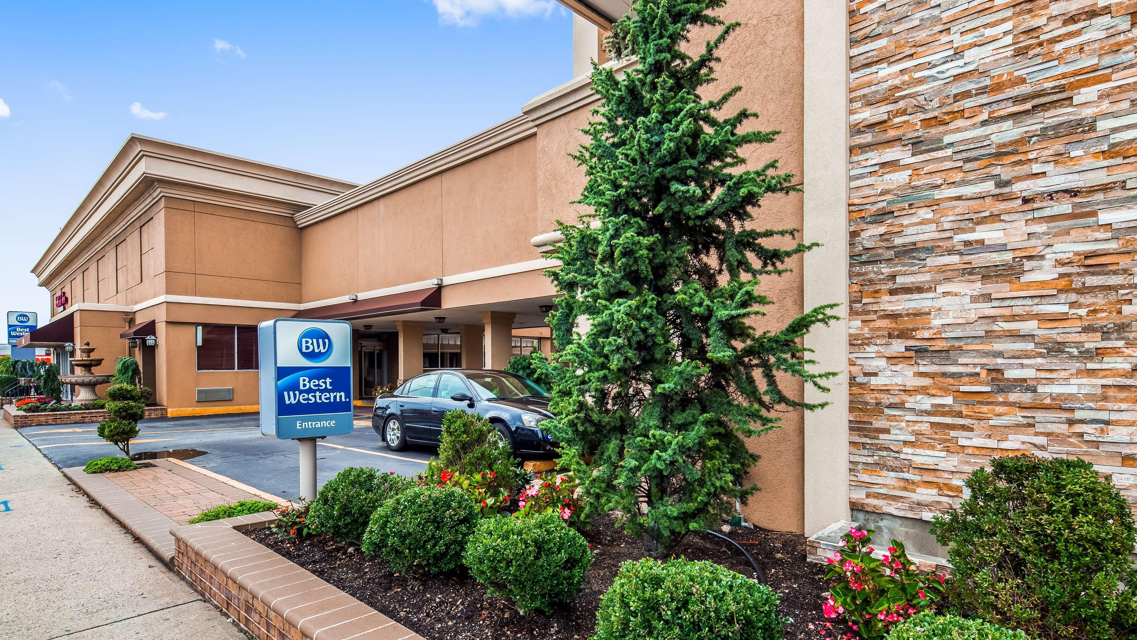 Best Western Mill River Manor Rockville Centre Bagian luar foto