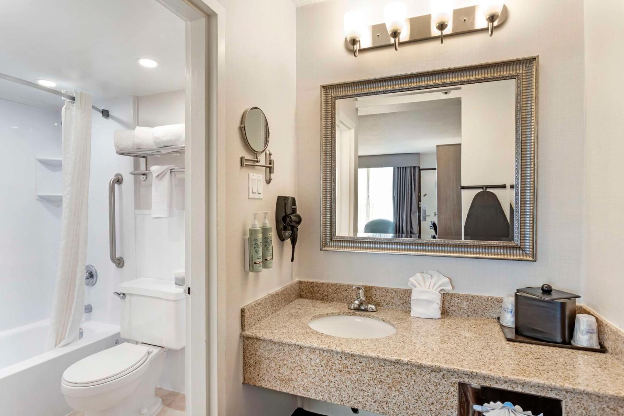 Best Western Mill River Manor Rockville Centre Bagian luar foto
